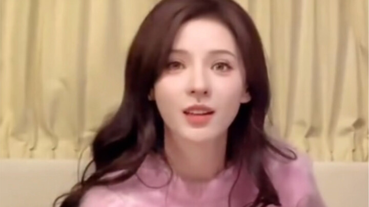 First time ever seeing a female celebrity主动 asking to take photos with strangers!!!