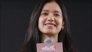 张婧仪惊喜现身首映礼，支持范丞丞新片《扫黑·决不放弃》！