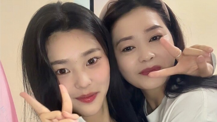 Deaf Daughter Celebrates Mother’s Day for Her Hearing Mom!!