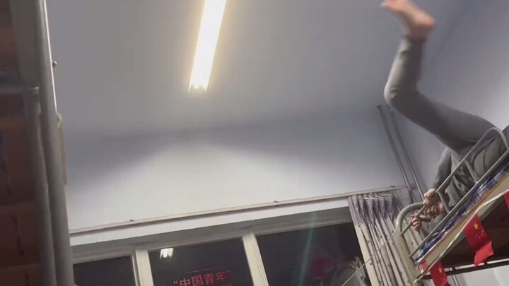 Chuyên mục trò hề của nữ sinh đại học