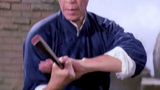 别人都是演大侠，只有他才是真大侠！！为国为民侠之大者！关德兴