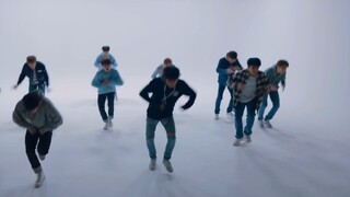 Về độ linh hoạt của điệu nhảy Box Man, còn có một điệu nhảy Rollin khác mà tôi đã quên mất bài hát g