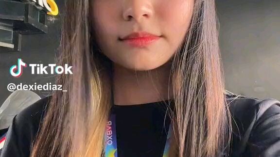 tinitigan ko