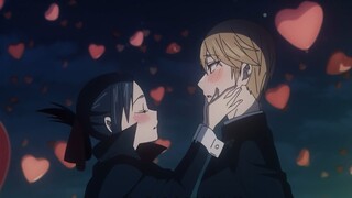 Kaguya finally kissed the president, with tears in her eyes!