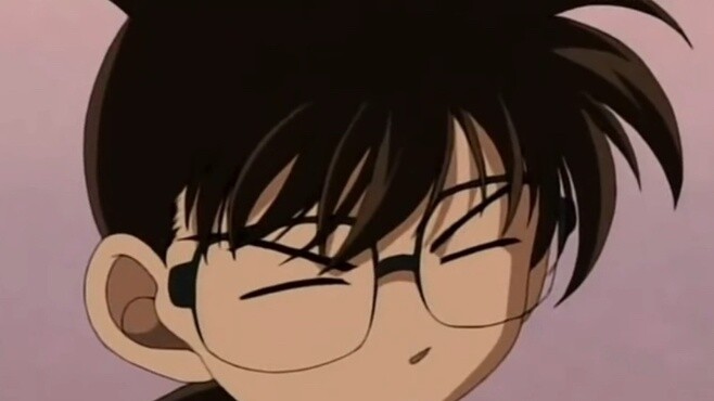 Conan imitates Heiji's father and can even imitate his eyes