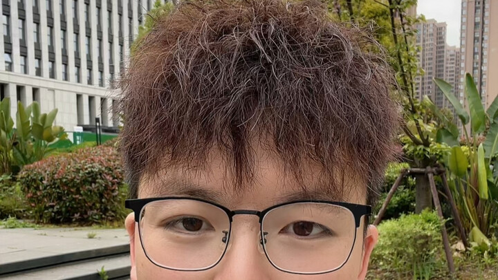 Chẳng tiến triển gì cả! Chẳng tiến triển gì cả! Chẳng tiến triển gì cả! Đợi tiến độ, đợi kết quả phỏ