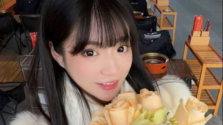 How to Flirt with Guys the Right Way