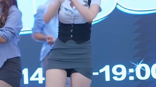 เต้นรำกระโปรง | ตื่นได้แล้วหนุ่มน้อย ก่อนที่หมาป่าตัวอื่นจะพาฉันไป