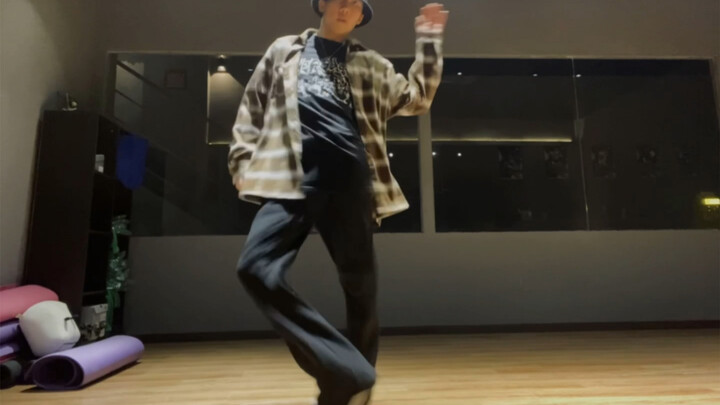 It would be so cool if you could show off your legs when dancing Popping!