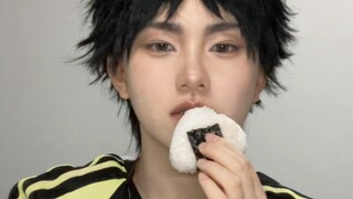 [Akaashi Kyoji cosplay] It’s just Akaashi Kyoji eating rice balls