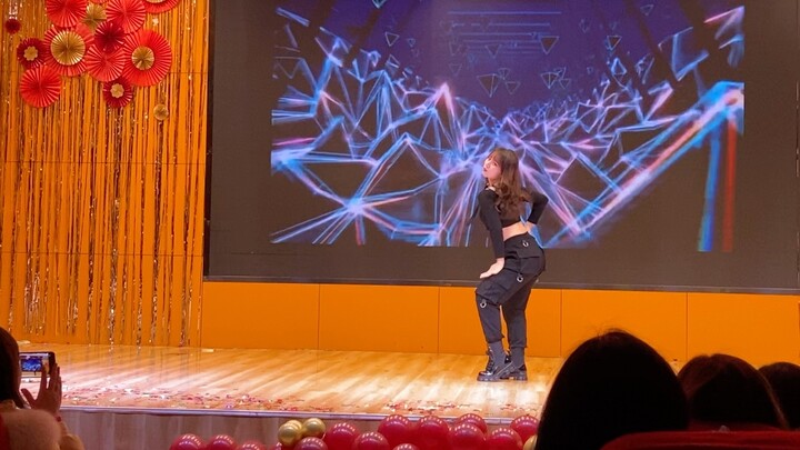 รุ่นพี่เป็นสาวเสียบไม้เต้นของพี่ -savage&dessert- นี่ไม่น่าจะทำให้คนดูระเบิดเหรอ? ! ! ! ! !