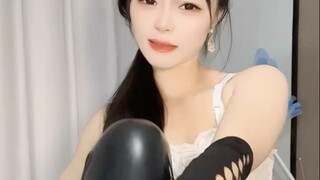 晓宛宛（皮裤 巴拉豆