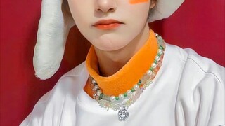 首个电子榨菜系爱豆，拯救冬日emo