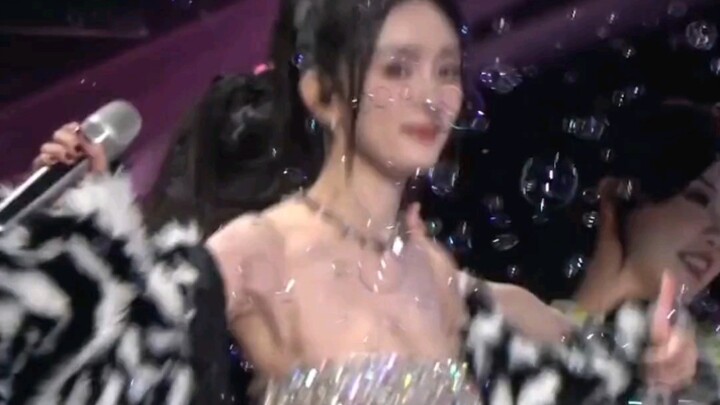 Extreme Six-Way Showdown: Yang Mi, Zhao Lusi, Gulnazar, Fu Jing, Jin Chen, Liu Yan