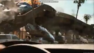 2012 (2009) - Los Angles Earthquake Scene