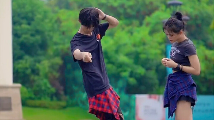 1. Could this be the inspiration behind Michael Jackson’s iconic moonwalk back then? 2. I thought th