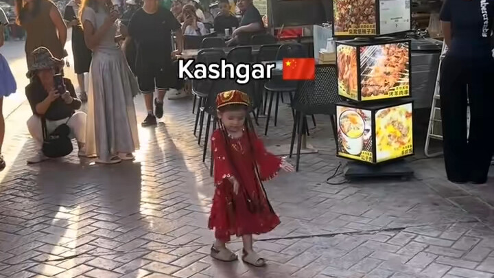 Cư dân mạng nước ngoài sửng sốt: Trẻ em Tân Cương sống hạnh phúc hơn cả ở Thổ Nhĩ Kỳ
