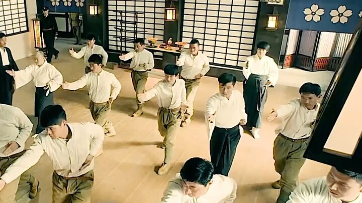 Nếu ngươi dám động đến người của ta, ta sẽ tiêu diệt toàn bộ băng đảng của ngươi. Thật là bá đạo!!!