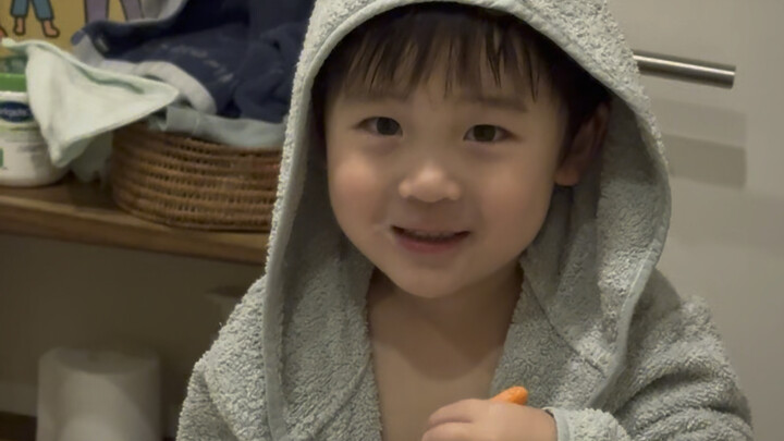 "ดินสอสีเล็กๆ"