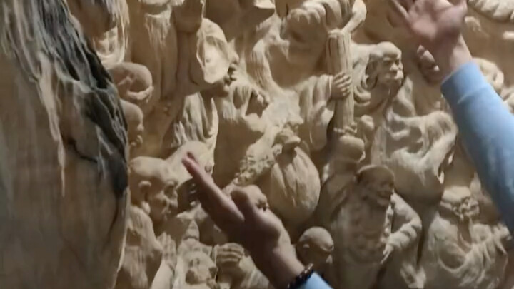 Butuh dua tahun untuk membuat karya ukir akar raksasa ini—menurut kalian, apakah kualitas pengerjaan