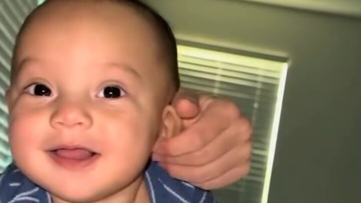 The cute kid’s smile is so heartwarming—it makes you forgive the world in just a second…