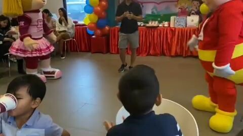 Jollibee Hinamon Ng Sayawan