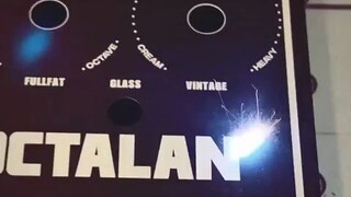 The most comfortable laser engraving video I've ever seen, it feels like a science fiction movie