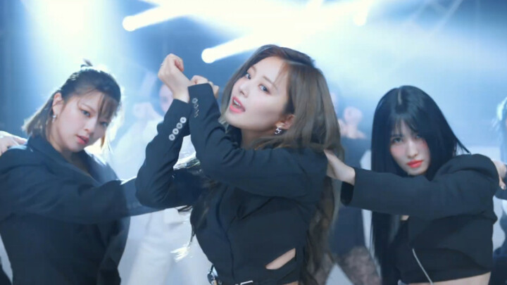 عضني من فضلك، فأنا أحب عض هذا الفعل كثيرًا——حررني، الجزء المفضل لدي