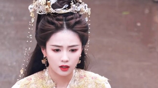 She looks like she's about to break. See if I can rush into the screen to help her. #白鹿 #临江仙 #李青月Reu