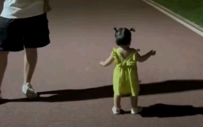 Anh ấy nựng tôi～