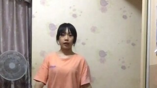 Một việc không thể bỏ qua đối với những người đồng tính nữ vào mùa hè! Nụ cười mùa hè 1.2 nhảy có th