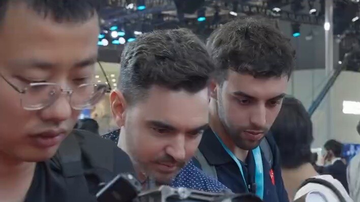 Ketika seni bela diri Tiongkok "mendobrak" stan Chery di Shanghai Auto Show, pertemuan antara kung f