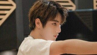 หนุ่มแมนๆ แปลงท่าเต้นวงเกิร์ลกรุ๊ป | หลี่เจิ้นหนิง คัฟเวอร์เพลง Black Mamba เวอร์ชันแนวตั้ง