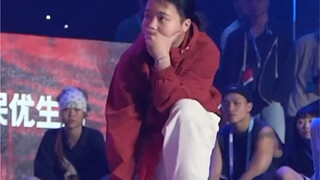 河南十六岁街舞女孩，舞技超群，动作行云流水，谁说女子不如男？
