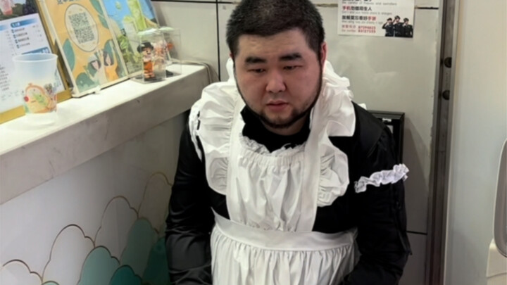 “When I went to apply at a milk tea shop, I was forced to wear a maid outfit and solicit customers”