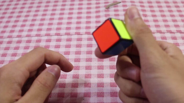 [Sports]Course of restoring a one-layer magic cube