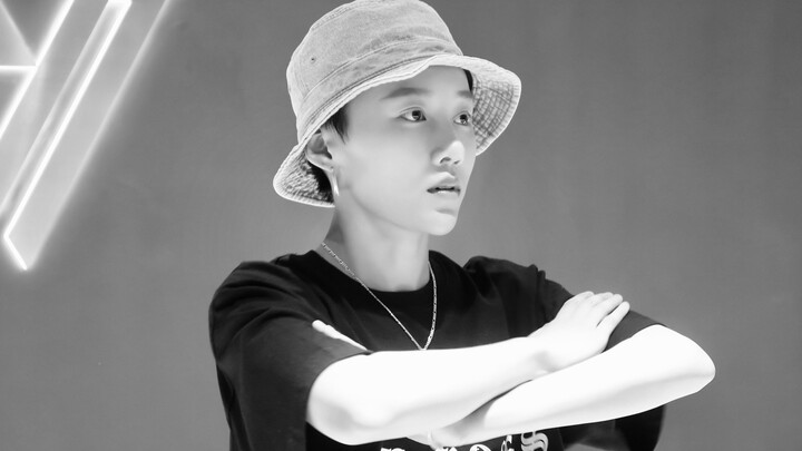 Liu Yuxin | TARI | Kumpulan Hip-Hop