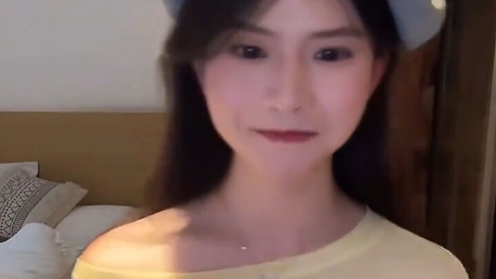 Di sekolah ada yang pernah ngejar kamu nggak, Xiao Lanhua?