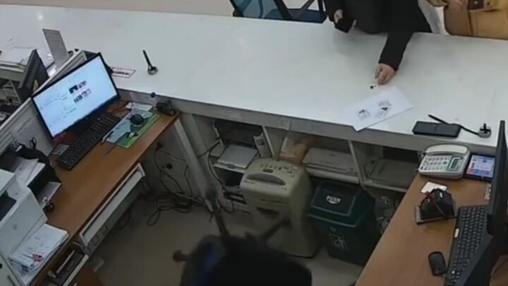 “ตำรวจประชาชน ยืนอยู่ก็เป็นดั่งธงชัย ล้มลงก็เป็นดั่งอนุสาวรีย์อันยิ่งใหญ่”
