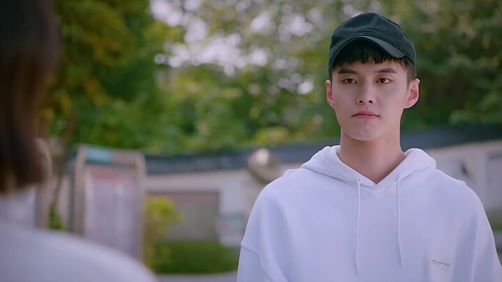 The son was secretly dating, and after his mom found out who his girlfriend was… she’s very pleased 