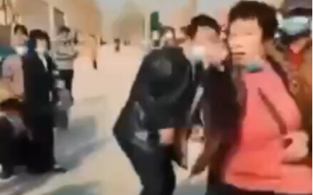 คุณป้า: ดูให้ดีนะหนุ่ม! นี่แหละคือสตรีทแดนซ์!