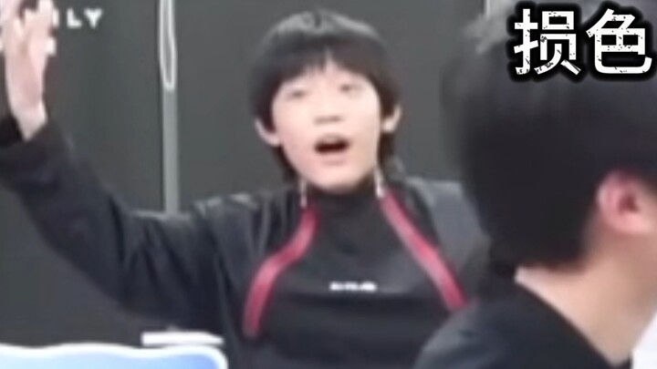 Zhang Zeyu, even when he hadn’t fully grown his teeth yet, already seemed to have the “old-school vi