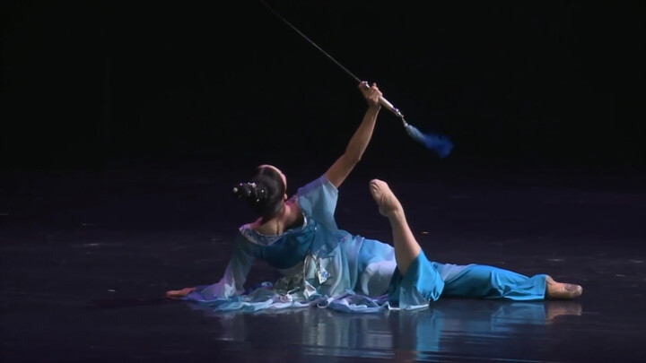 Classical solo dance "Yu Meiren"