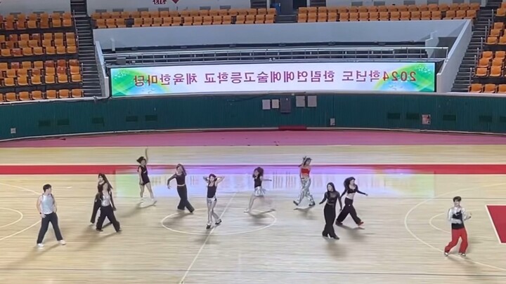 翰林艺高运动会舞蹈视频《Ayy macarena + Talk dirty + 我最红》