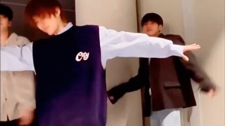 【TXT】TikTok更新新专歌曲相关内容20220506