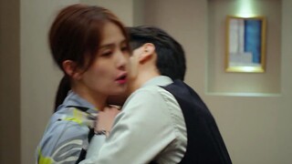 This kiss is really fierce, the tongue kiss is so exciting, who can resist it? No wonder the actors 