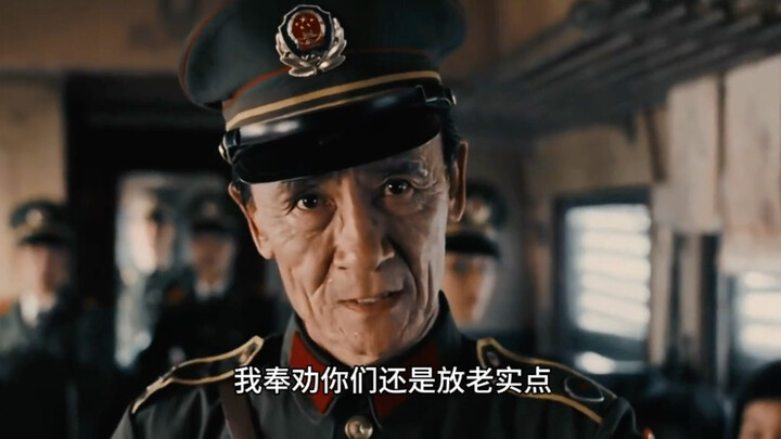A prisoner who steps forward after a single glance: “Warden, I’m so eager to improve myself!”