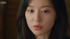 [Queen of Tears 10] While applying medicine and giving a lesson, it's all because Hae-in can't let g