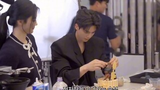 [Tin mới nhất] Chủ nhân thực sự đã ra thông báo chính thức, tôi sẽ ăn viên kẹo cưới này trước để tỏ 