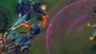In teamfights, everyone only has eyes for the ADC?!